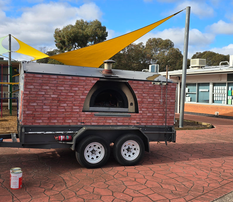 Wood fire pizza oven hire