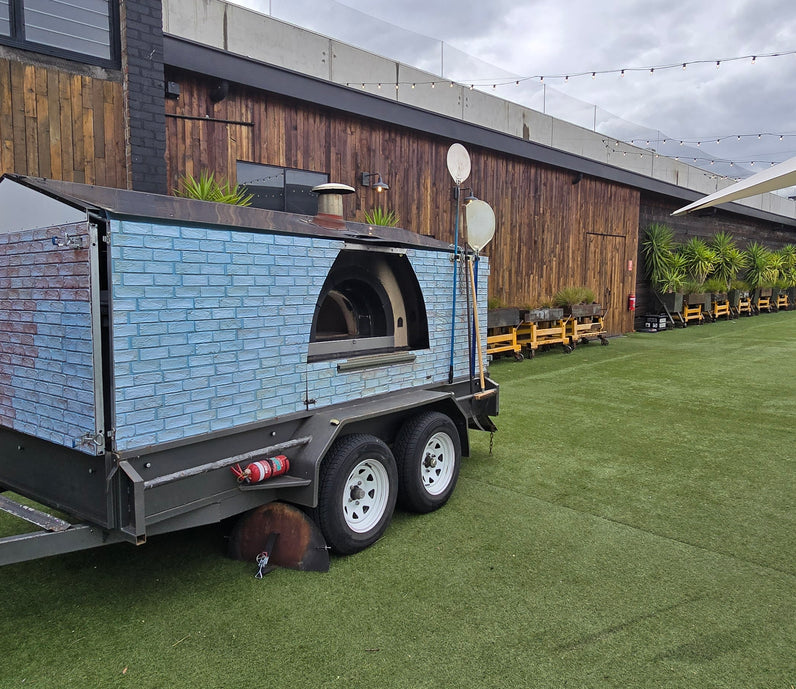 Wood fire pizza oven hire