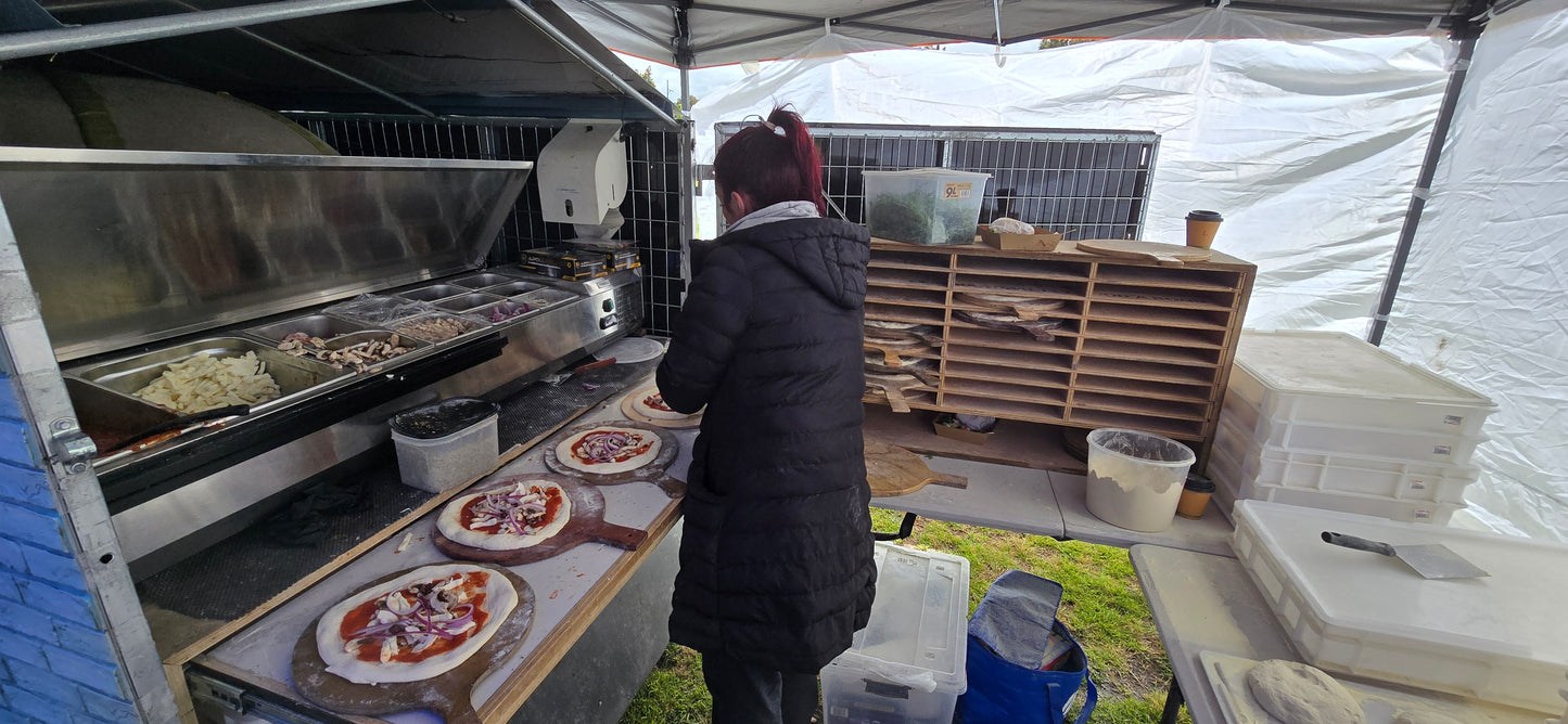 Wood fire pizza catering packages - L.A party and events hire