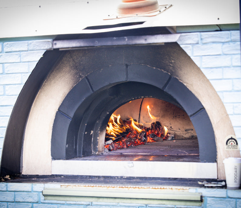 Wood fire pizza oven hire