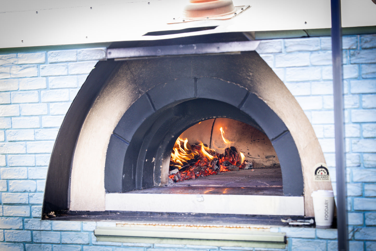 Wood fire pizza oven hire - L.A party and events hire