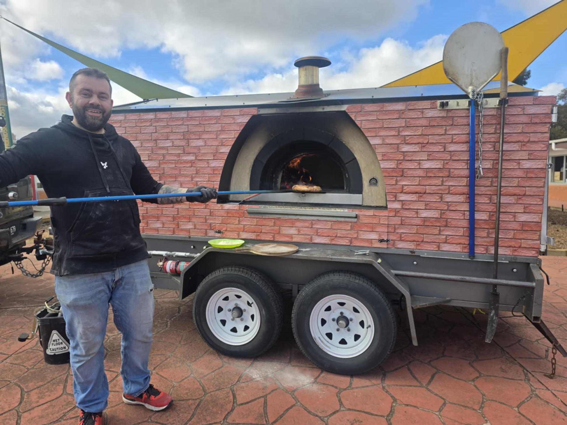 Wood fire pizza oven hire - L.A party and events hire